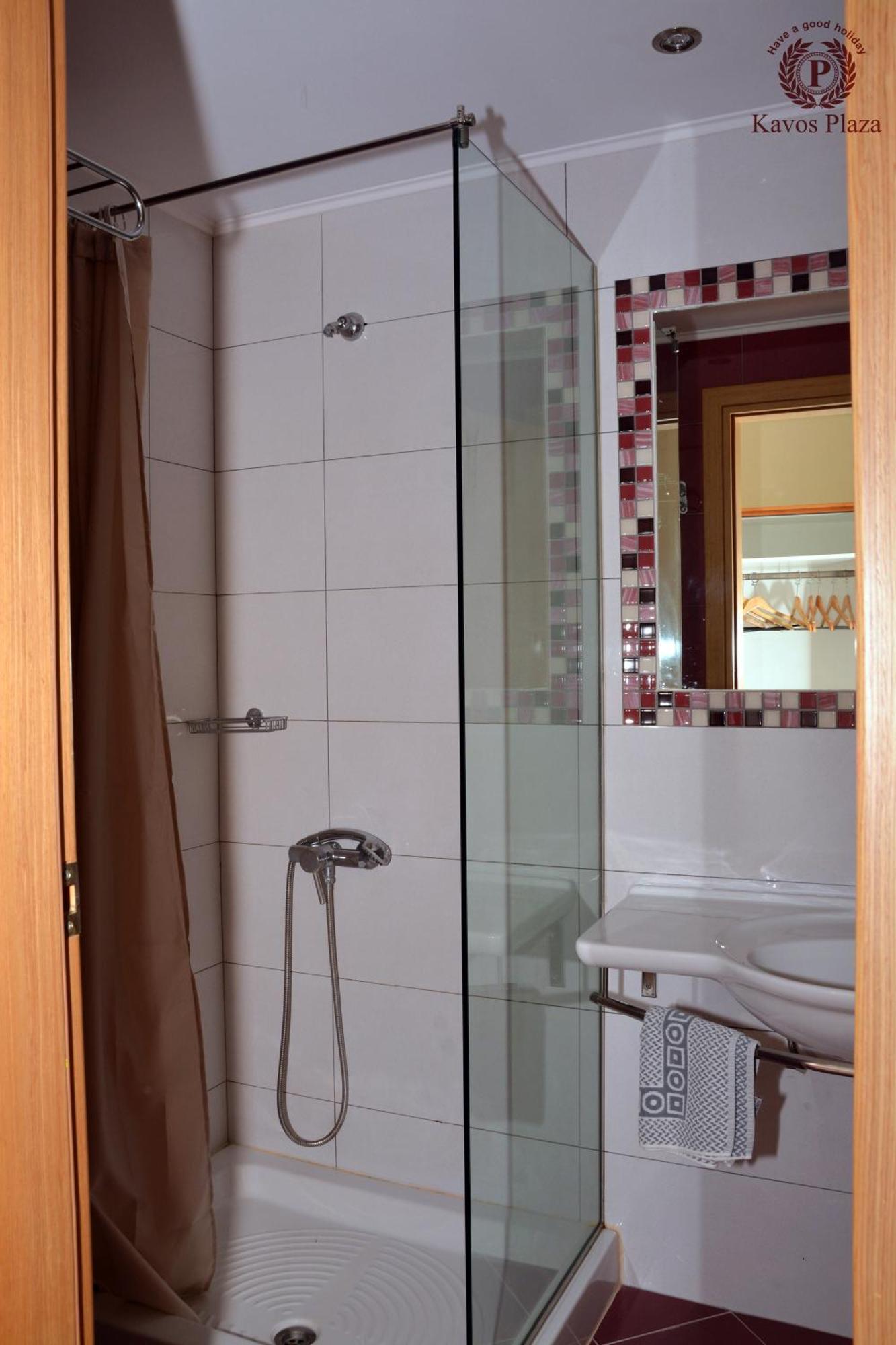 Kavos Plaza Hotel Екстериор снимка