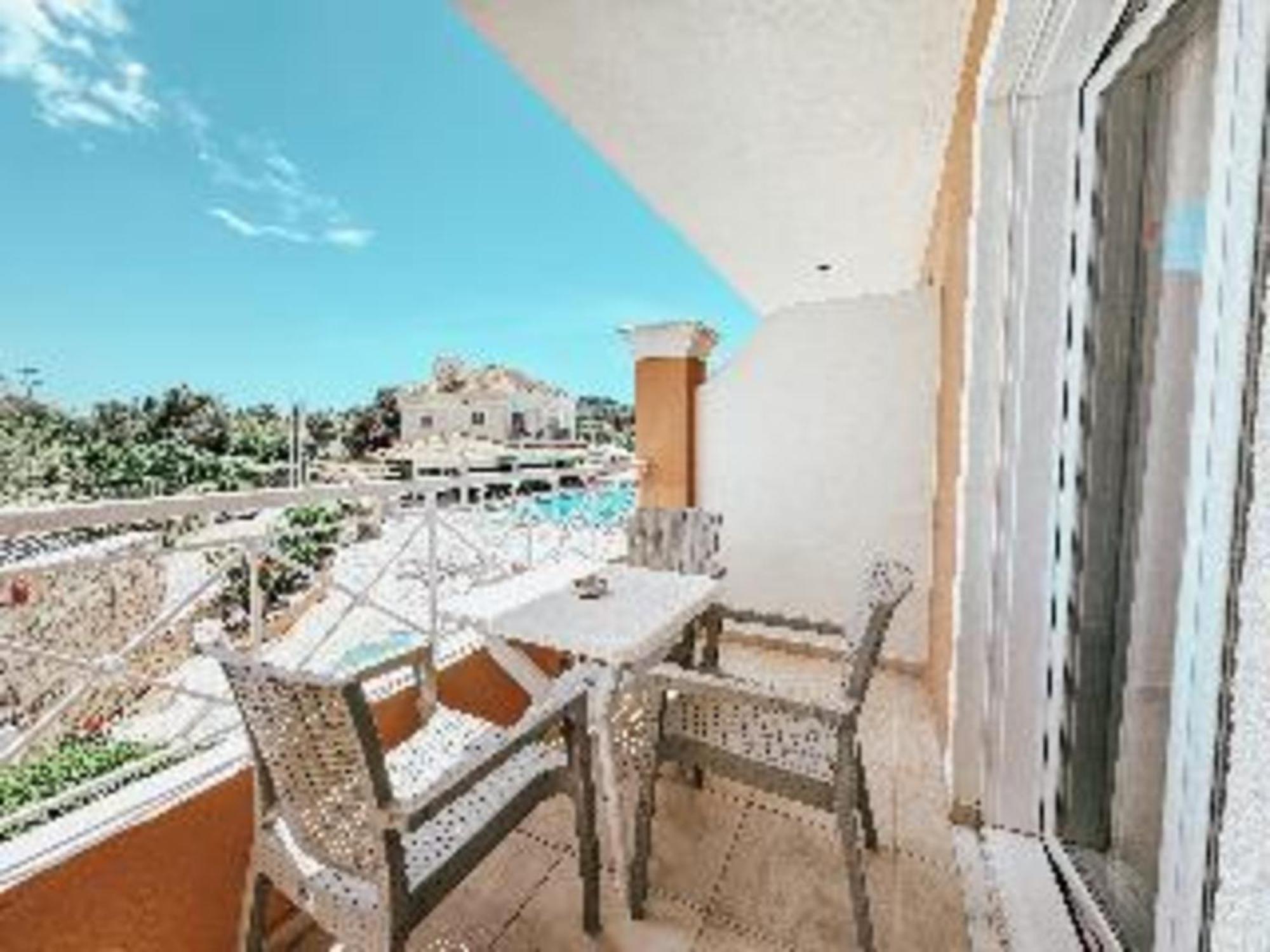 Kavos Plaza Hotel Екстериор снимка